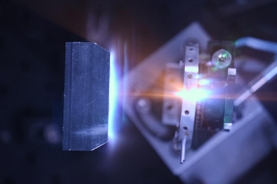 Could Quantum Materials Kill Silicon Chips?