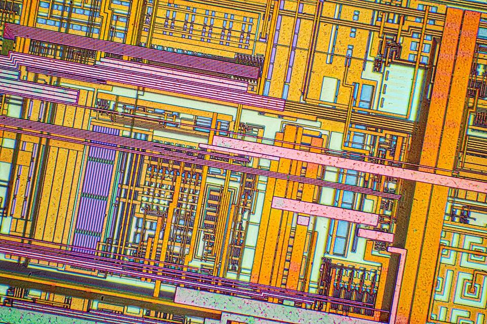 Could Quantum Materials Kill Silicon Chips?