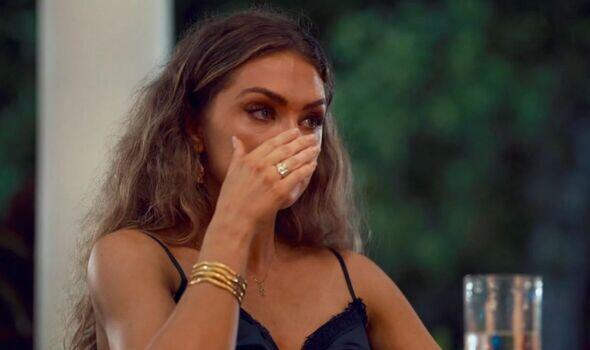 Susie’s Surprise Arrival Sparks Chaos! 🌴