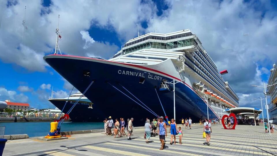 Cruise Chaos After Agent’s Sudden Passing
