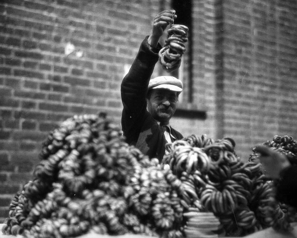 Did 1935 Invent the OG Influencer? 📸