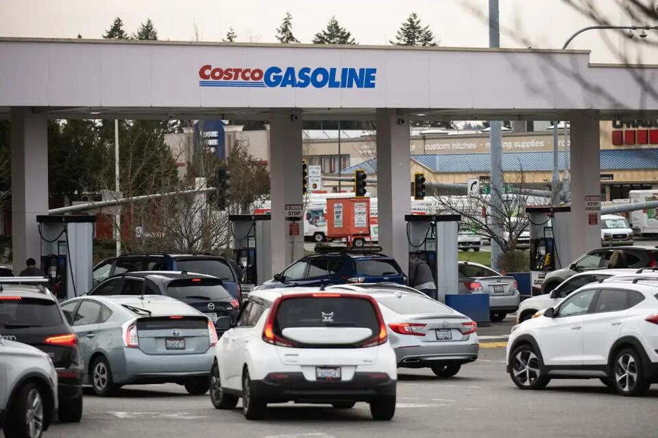 Costco Gas Drama: Renovation Rumors & Cheap Fills