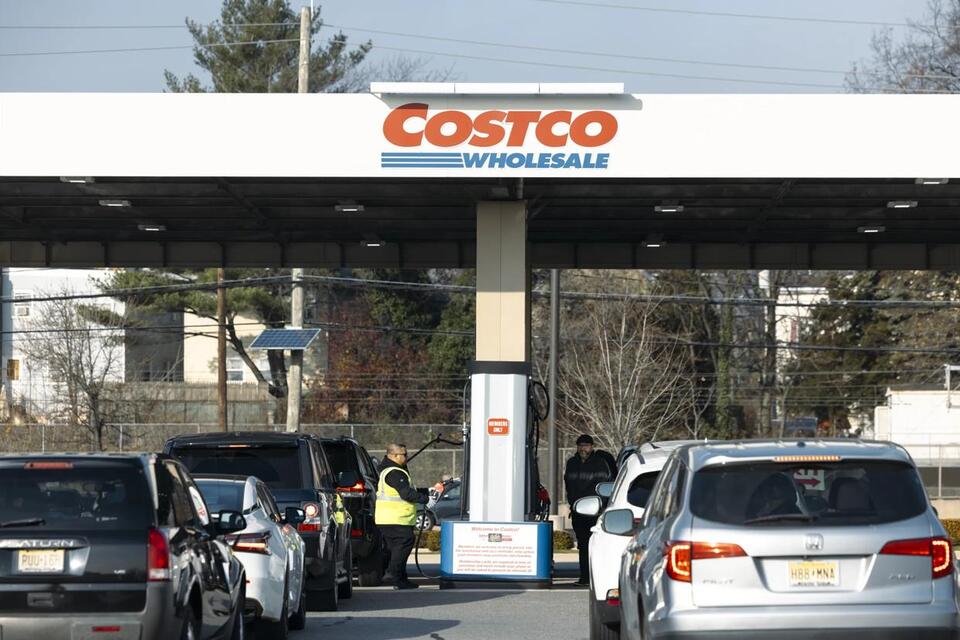 Costco Gas Drama: Renovation Rumors & Cheap Fills