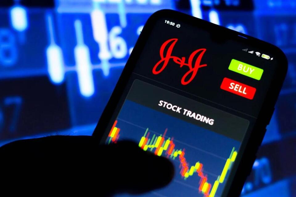 Why Everyone’s Buzzing About JNJ Stock Again