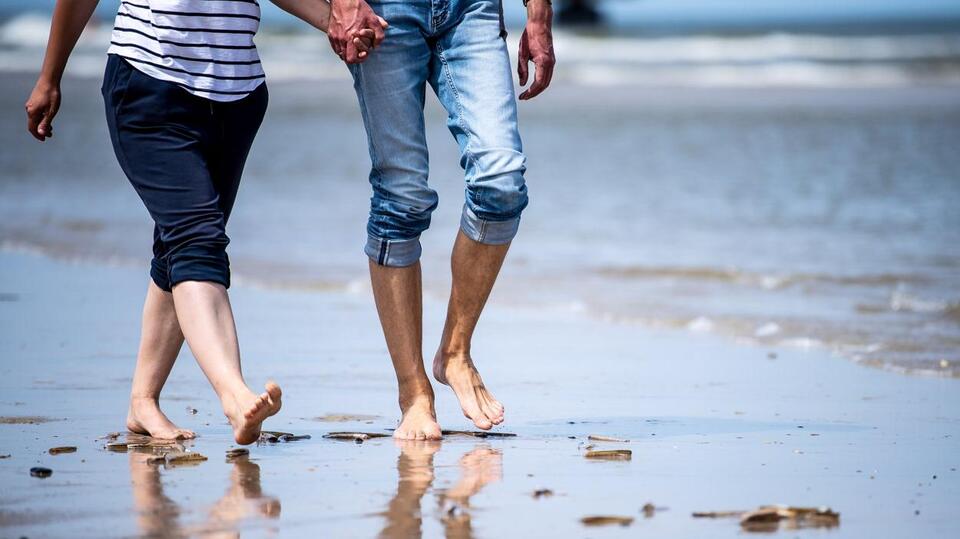 Deadly Bacteria Lurking at the Beach?!