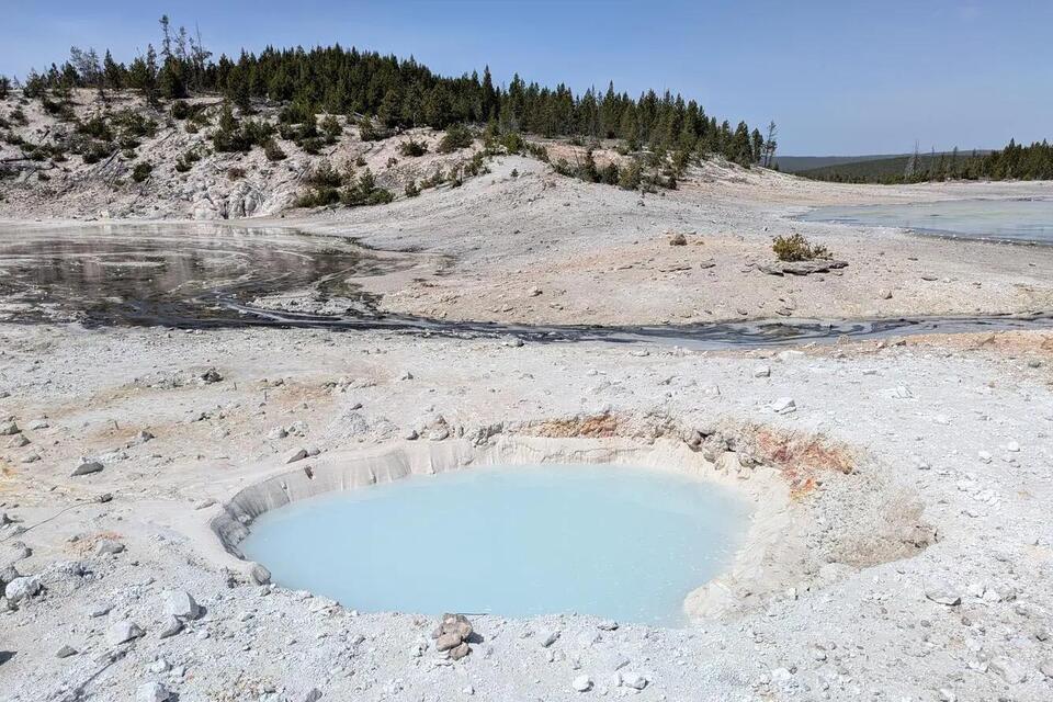 Yellowstone’s Surprise Blue Pool!