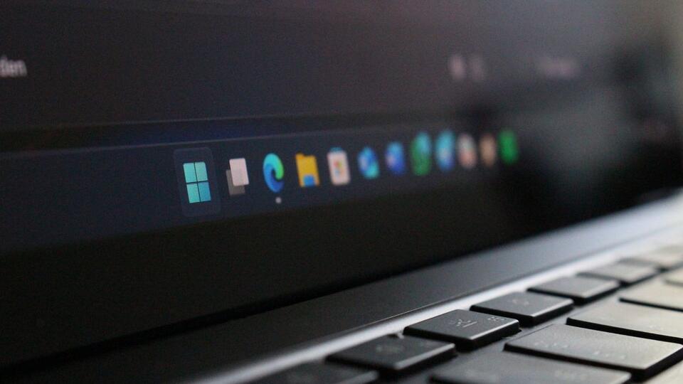 Did Microsoft Overreact on Taskbar Change?