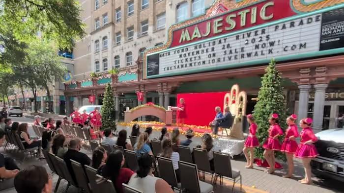 Buddy the Elf Takes Over San Antonio!
