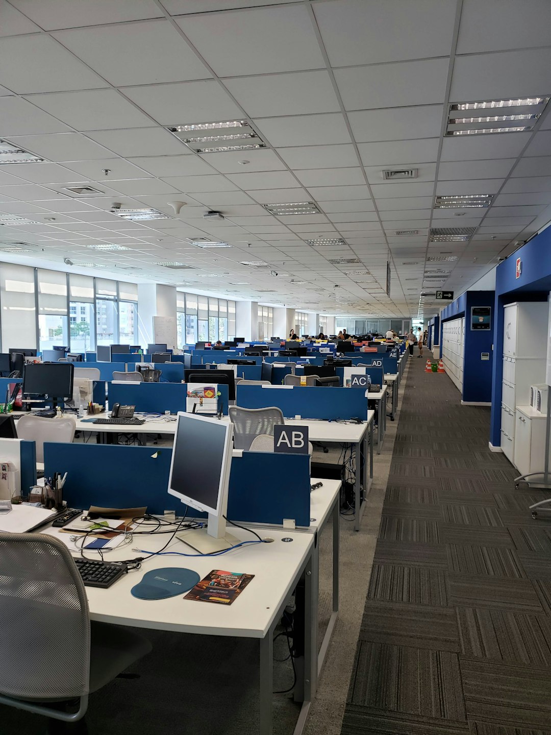Stuck in the Office Rut: Why Am I Still Here? 😩