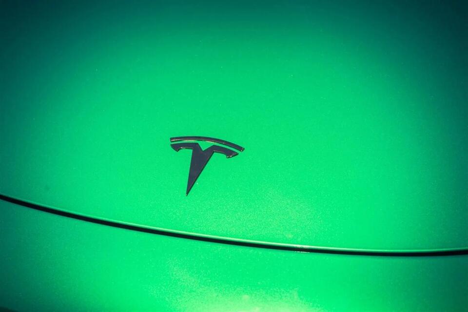 Tesla’s Earnings: Buy the Hype or Wait It Out?