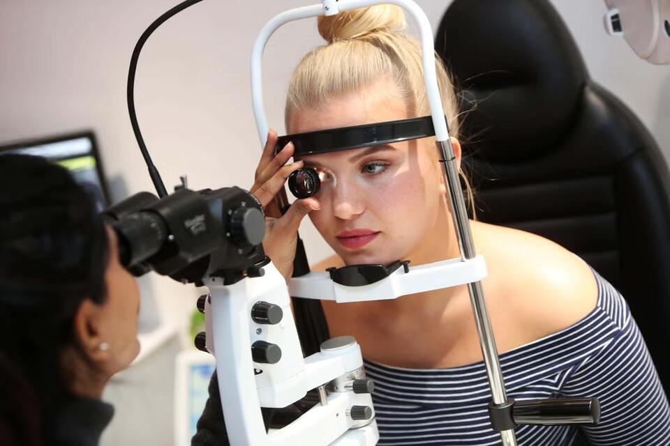 Your Eye Test Could Predict Heart Attacks?!