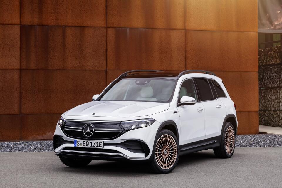 Mercedes Just Dropped a Wild EV Lease