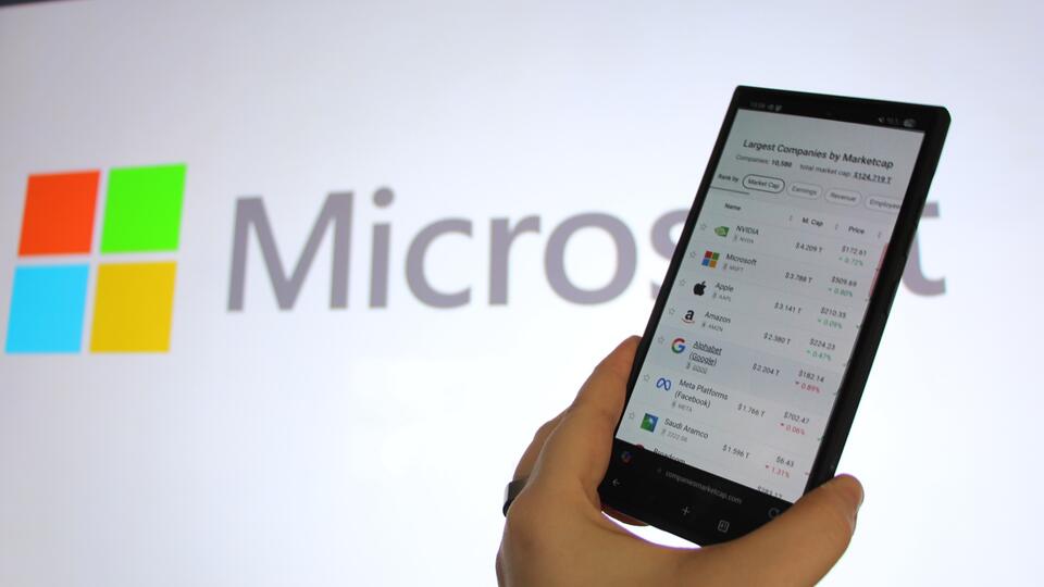 Microsoft’s $4T Club Hustle: Worth the Hype?