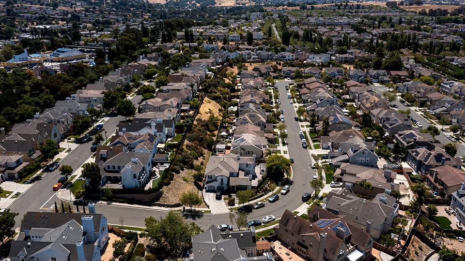 Why Are Chinese Buyers Snapping Up US Homes?