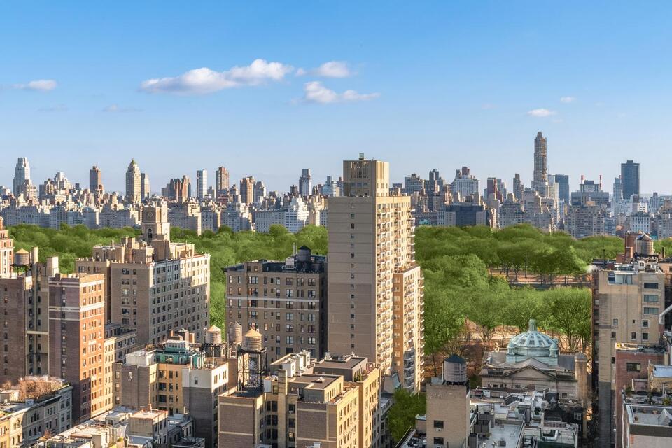 Liam Neeson’s NYC Pad Finally Sells!