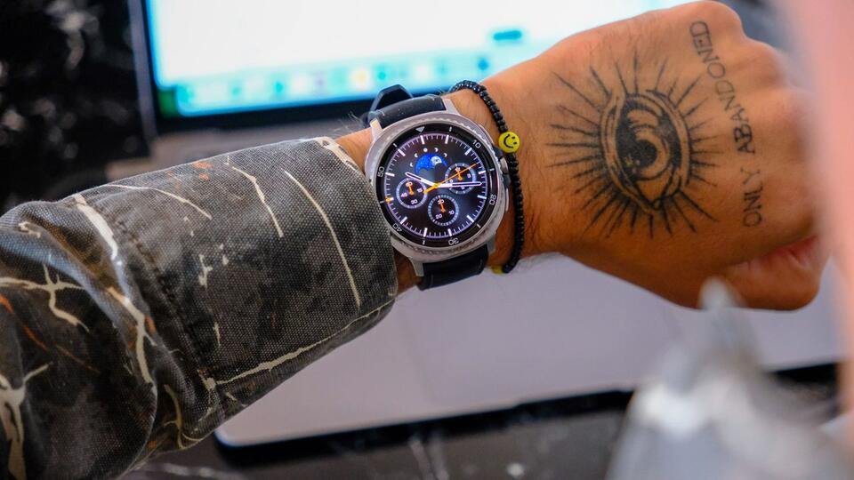 Rotating Bezel Makes a Comeback!