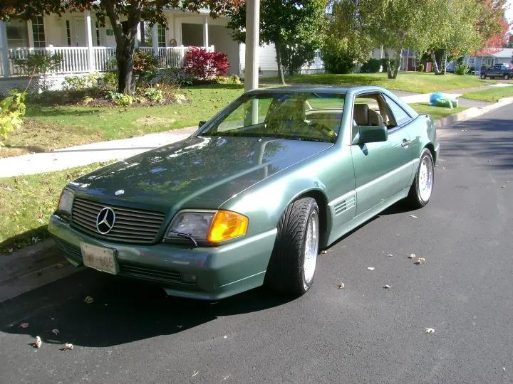 This Classic Benz Is a Total Vibe