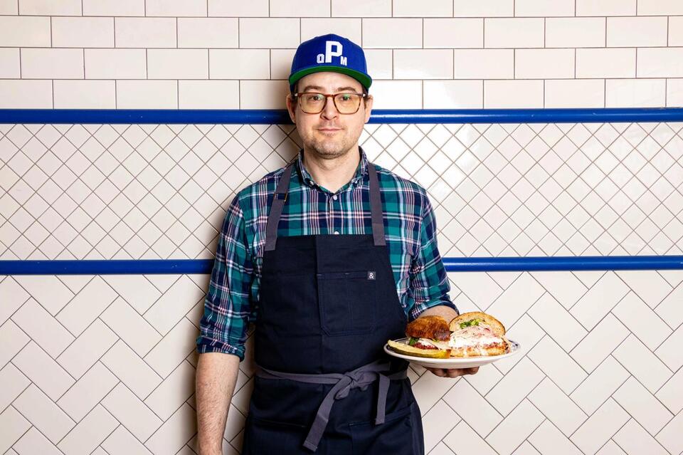 Gastropub Vibes & Waffle Lunches?!