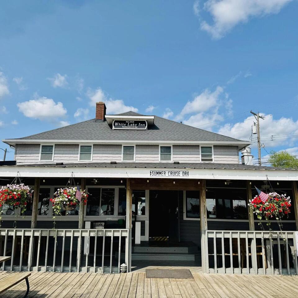 Metro Detroit’s Waterfront Eats You Need