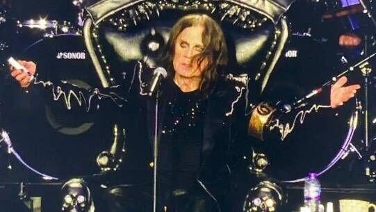 Ozzy’s Throne Sparks Debate 👑