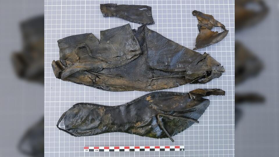 Medieval Oslo’s Lost & Found: 1,000+ Shoes?!