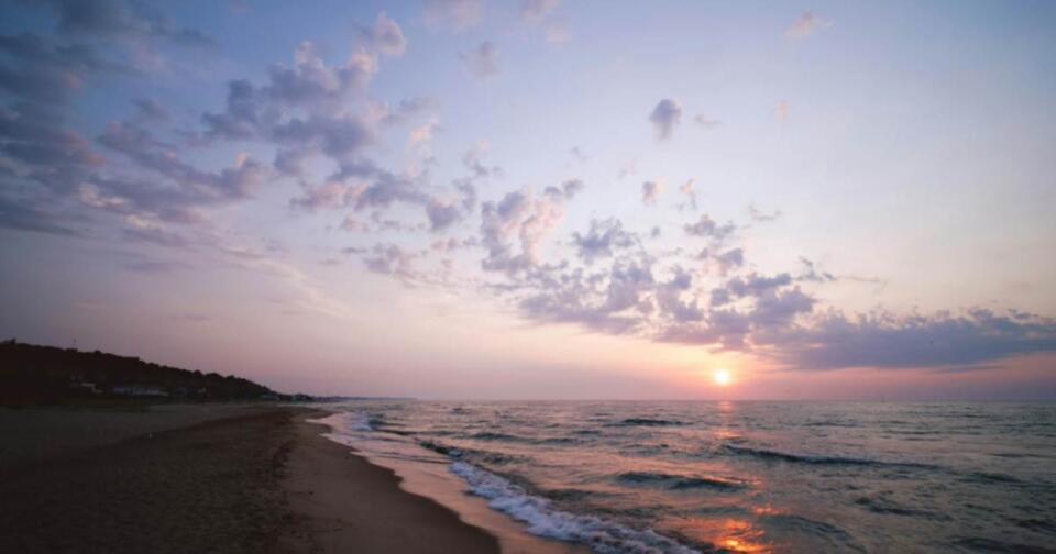 Lake Michigan’s Hidden Crater Mystery