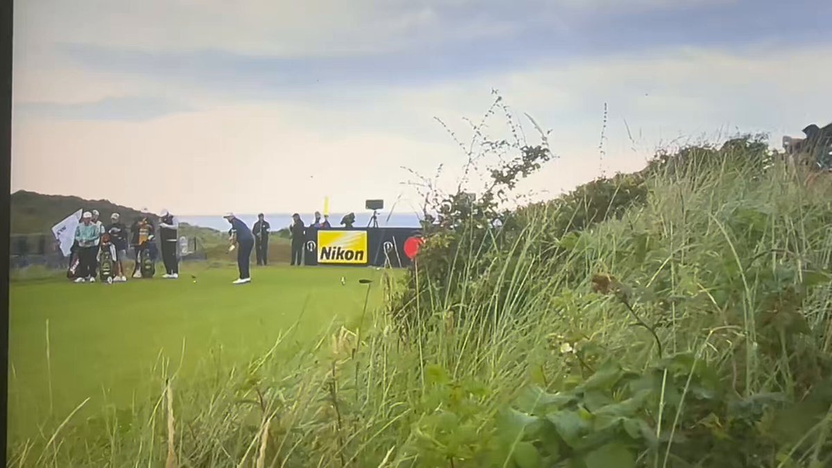 Lowry’s Ball Move Drama at Portrush!