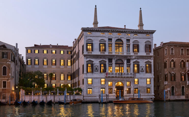 Jeff Bezos Drops a $52K Tip in Venice?!