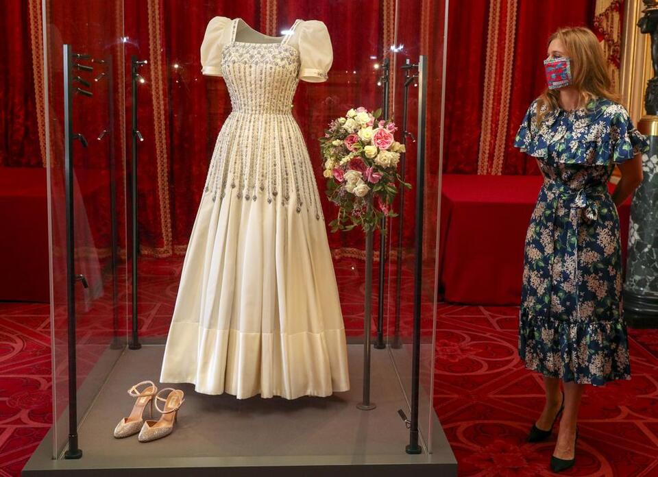 Princess Beatrice’s Beachy Anniversary Glow-Up