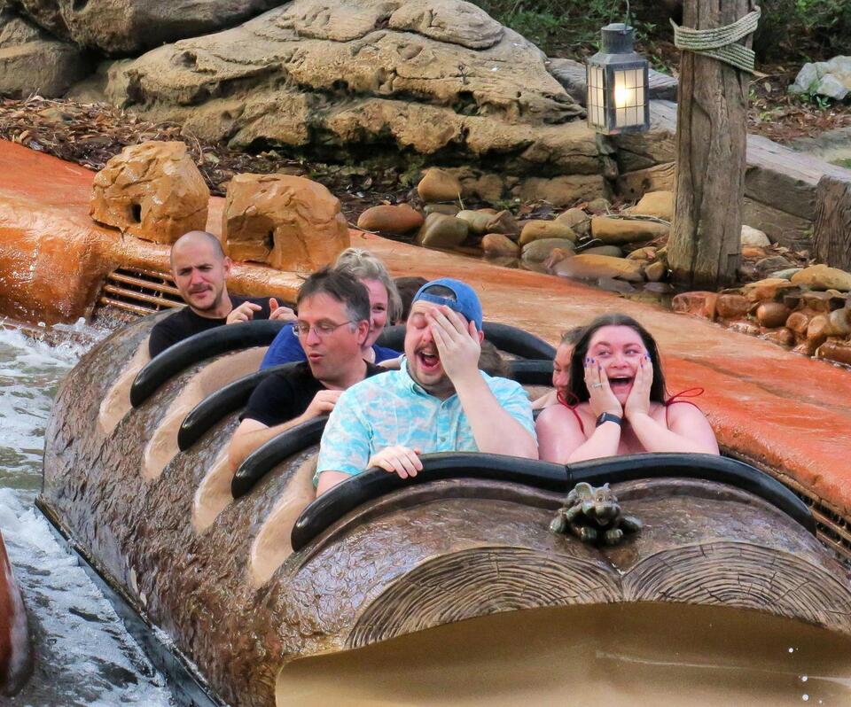 Would You Date a Theme Park Superfan?