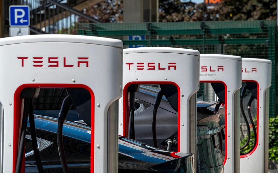 Tesla’s Solar Supercharger Oasis Is Here!