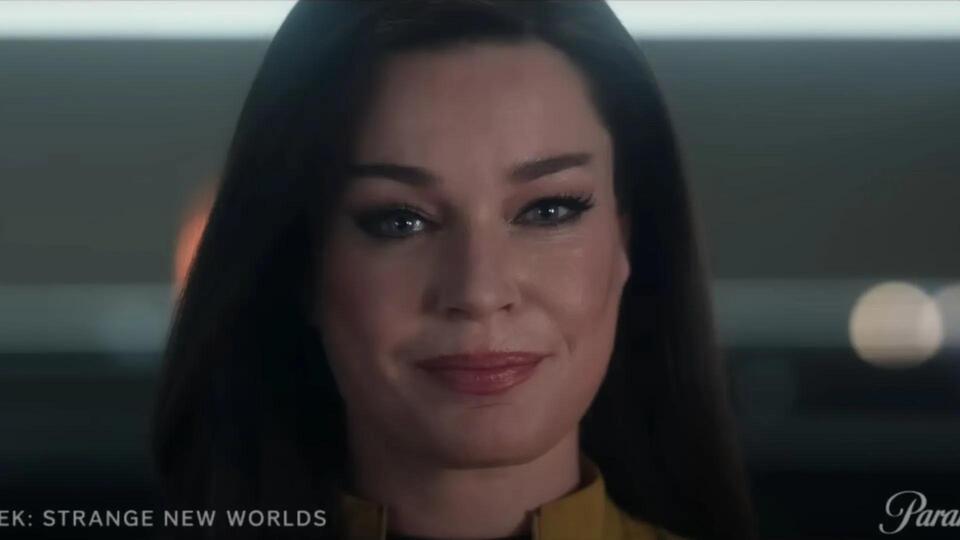 Rebecca Romijn Teases Rule-Bending Captain 🚀