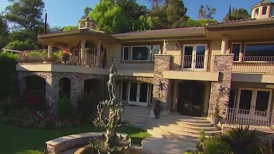 Kardashian 'Home' for Sale Again?! 🏡