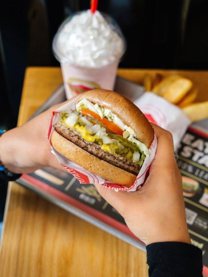 Fatburger’s Finally Hitting San Antonio!