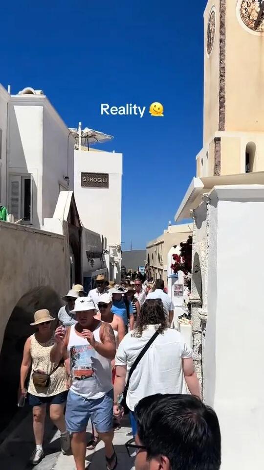 Santorini’s Not-So-Secret Sunset Struggle