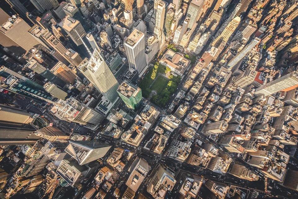 NYC’s Tightest Parking Spot Escape!