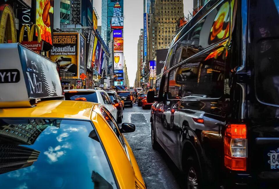 NYC’s Tightest Parking Spot Escape!