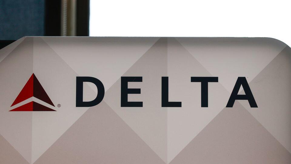 Delta Pilot Dodges Bomber, Explains All