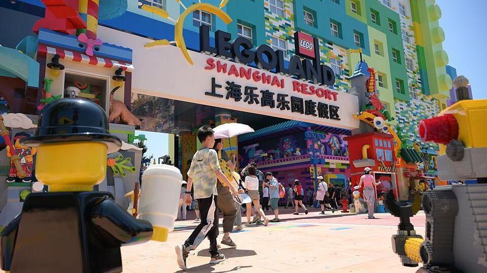 China’s Theme Park Boom: What’s the Deal?