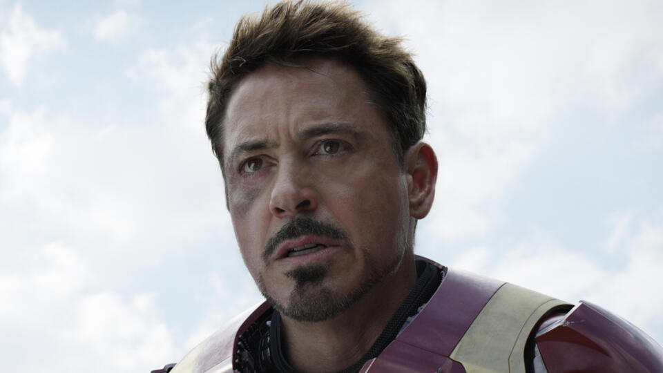 Mackie Pizza-Bribes His Way Into RDJ’s Camp 🍕
