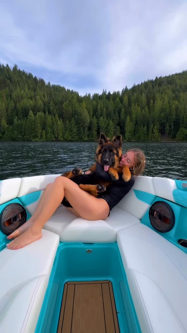 Sydney’s Boat Day—But Who’s That With Her? 🐶