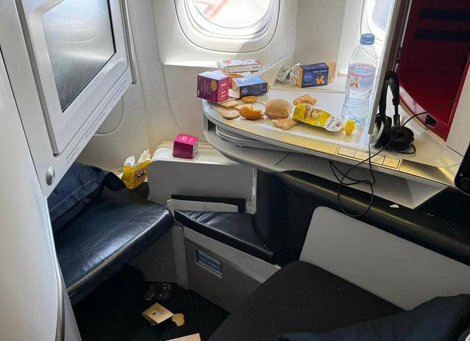Why Are Plane Passengers So Messy?