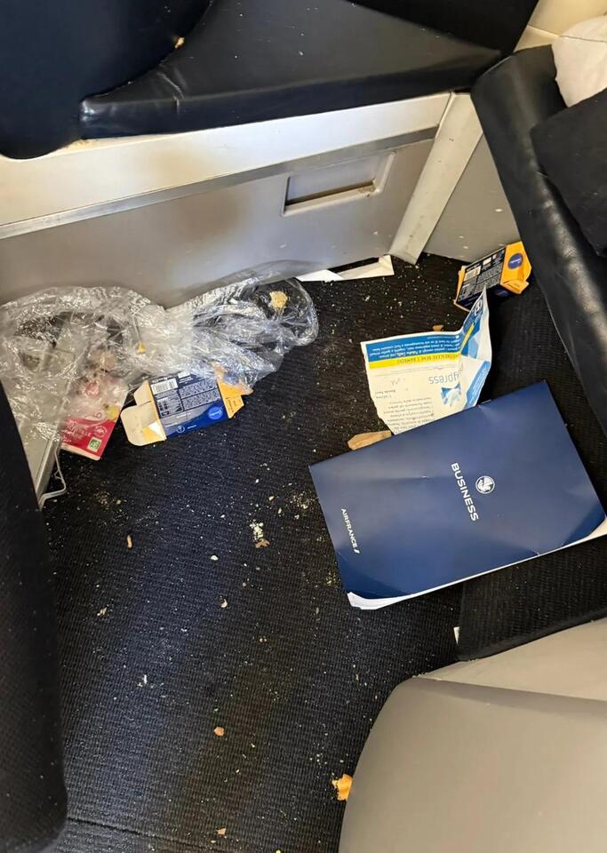 Why Are Plane Passengers So Messy?