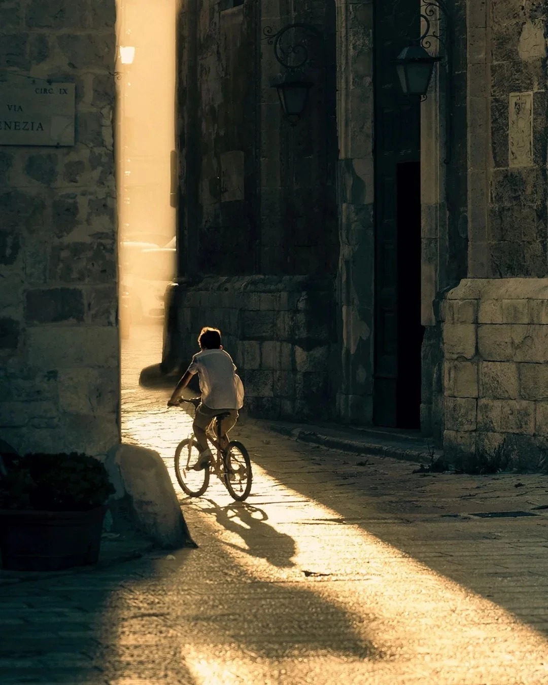 Is it a moment from your childhood that you remember? 