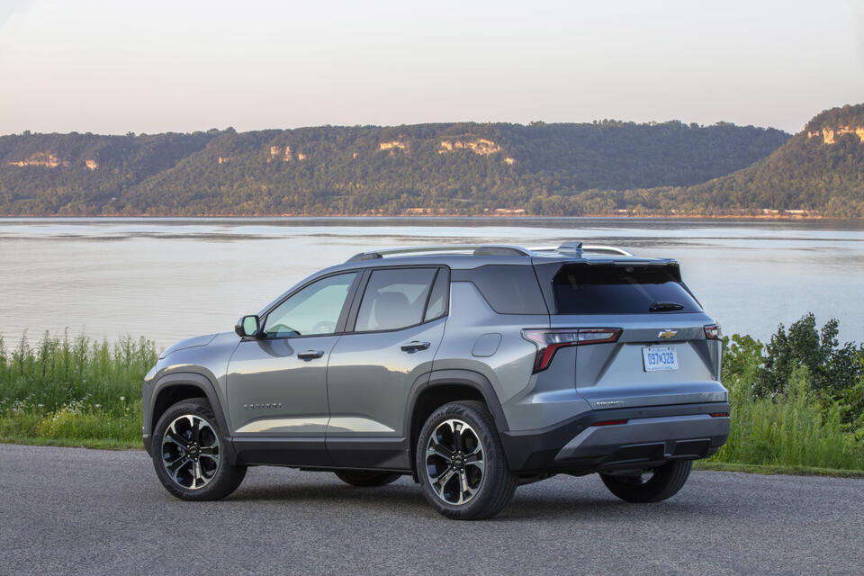 GM Quietly Outsells Ford & Toyota