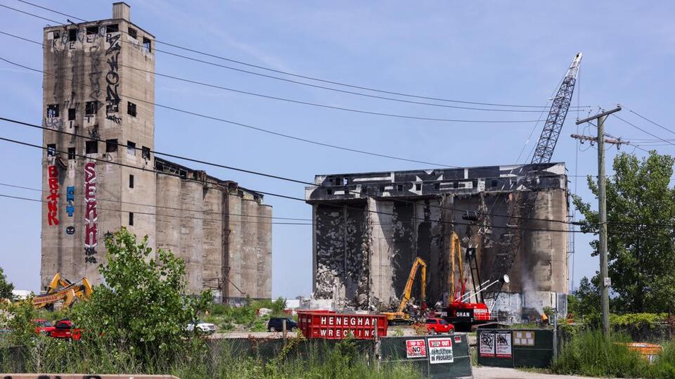 Damen Silos Demolition Sparks Fandom Feud 🏙️