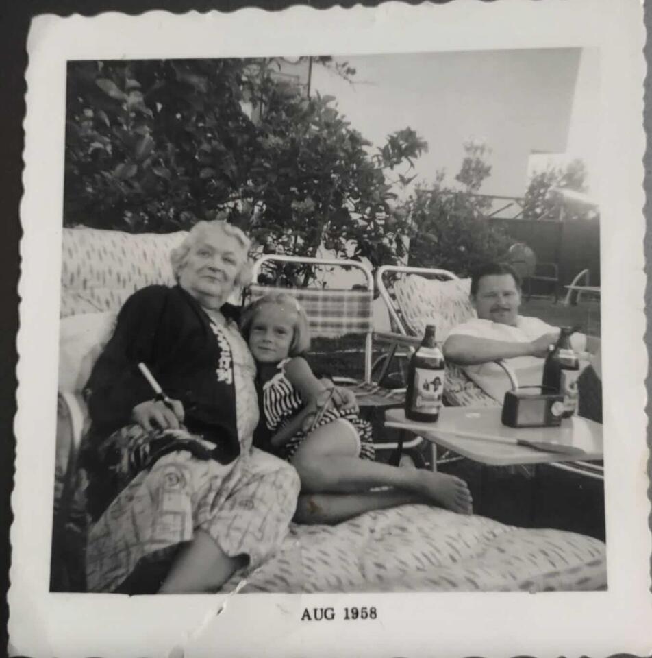 Did Celebs Really Live Better in the '50s? 📸