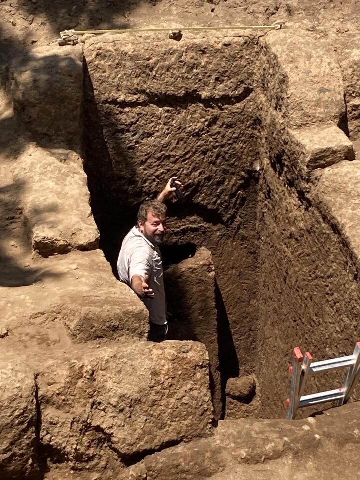 Ancient Tomb Found Totally Untouched!