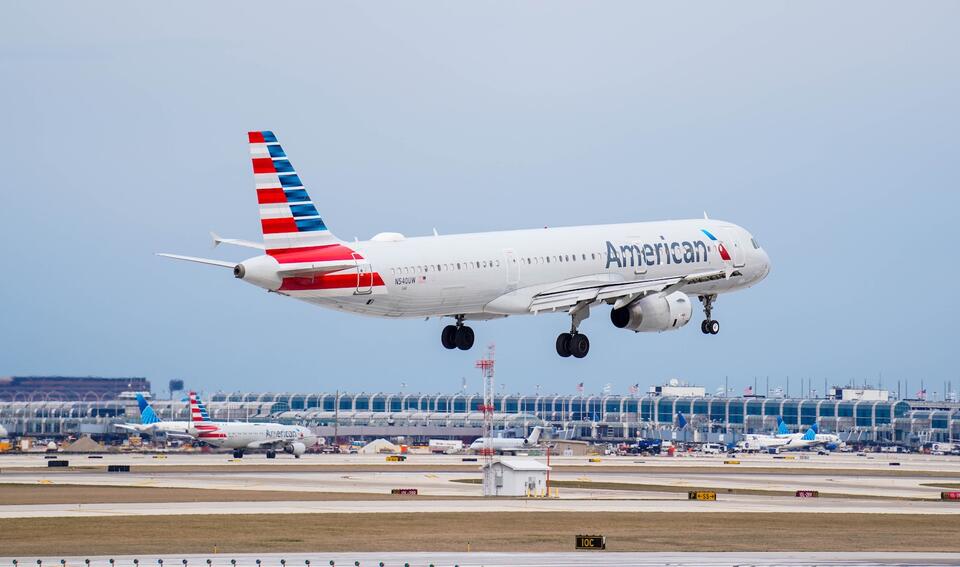 American Adds Buses to O’Hare!