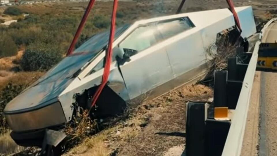 Cybertruck’s Wild Ravine Rescue